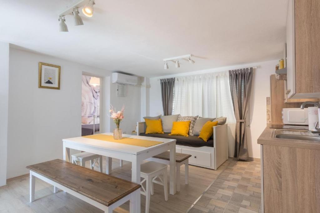 Apartment Tomislav Вир Екстер'єр фото