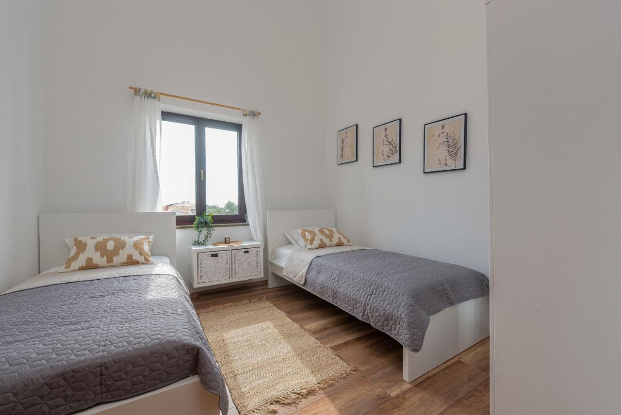 Apartment Tomislav Вир Екстер'єр фото