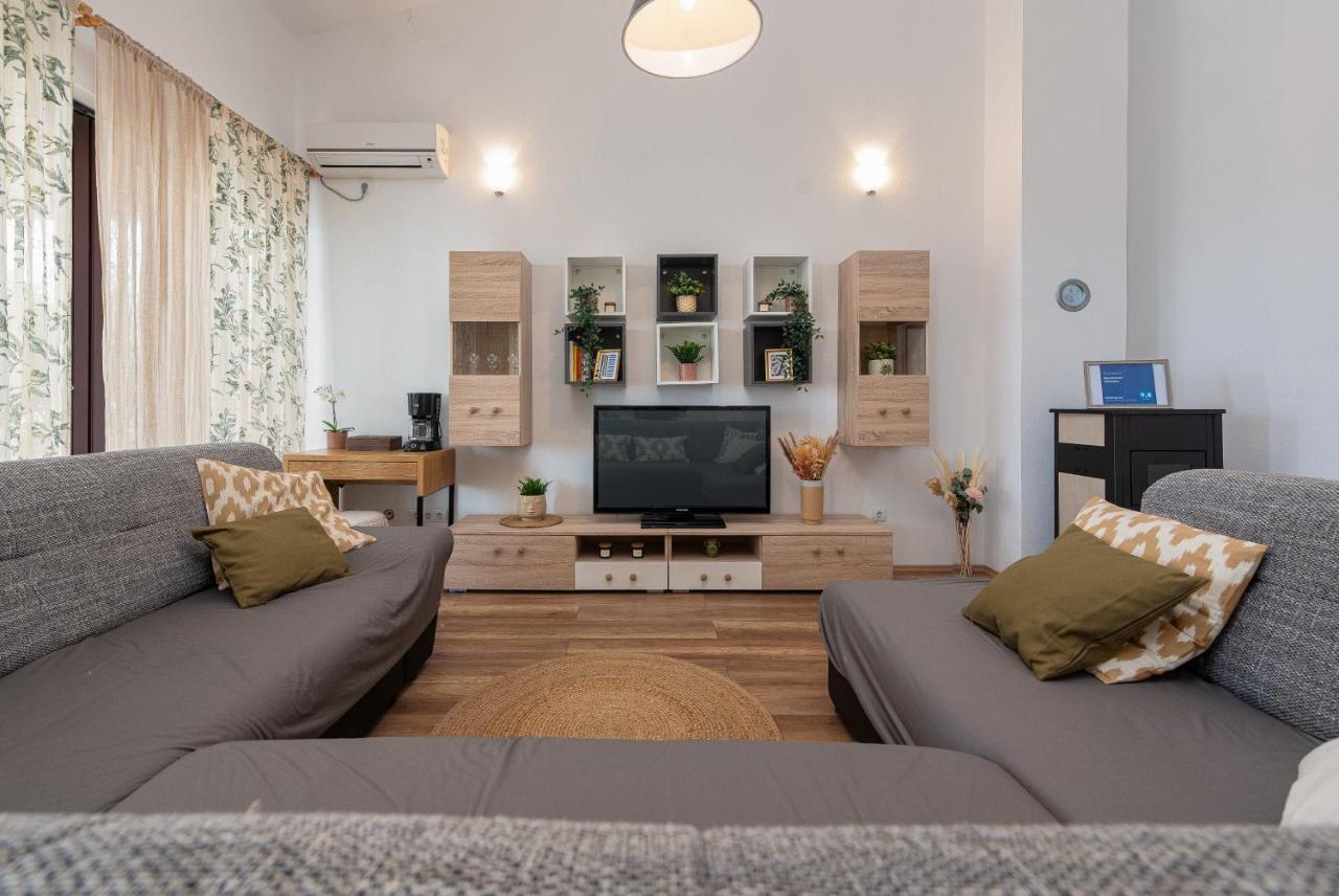 Apartment Tomislav Вир Екстер'єр фото